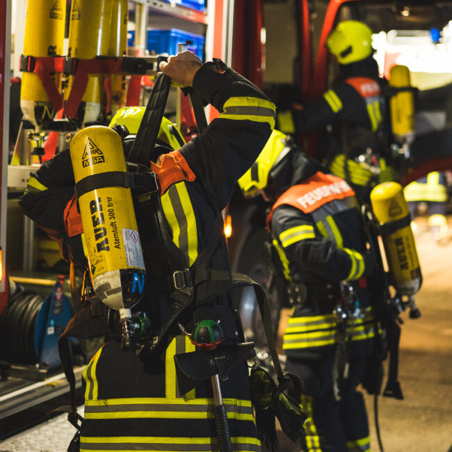 Ausbildungsdienst Fahrzeug und Gerätekunde mit kleiner Einsatzübung Freiwillige Feuerwehr